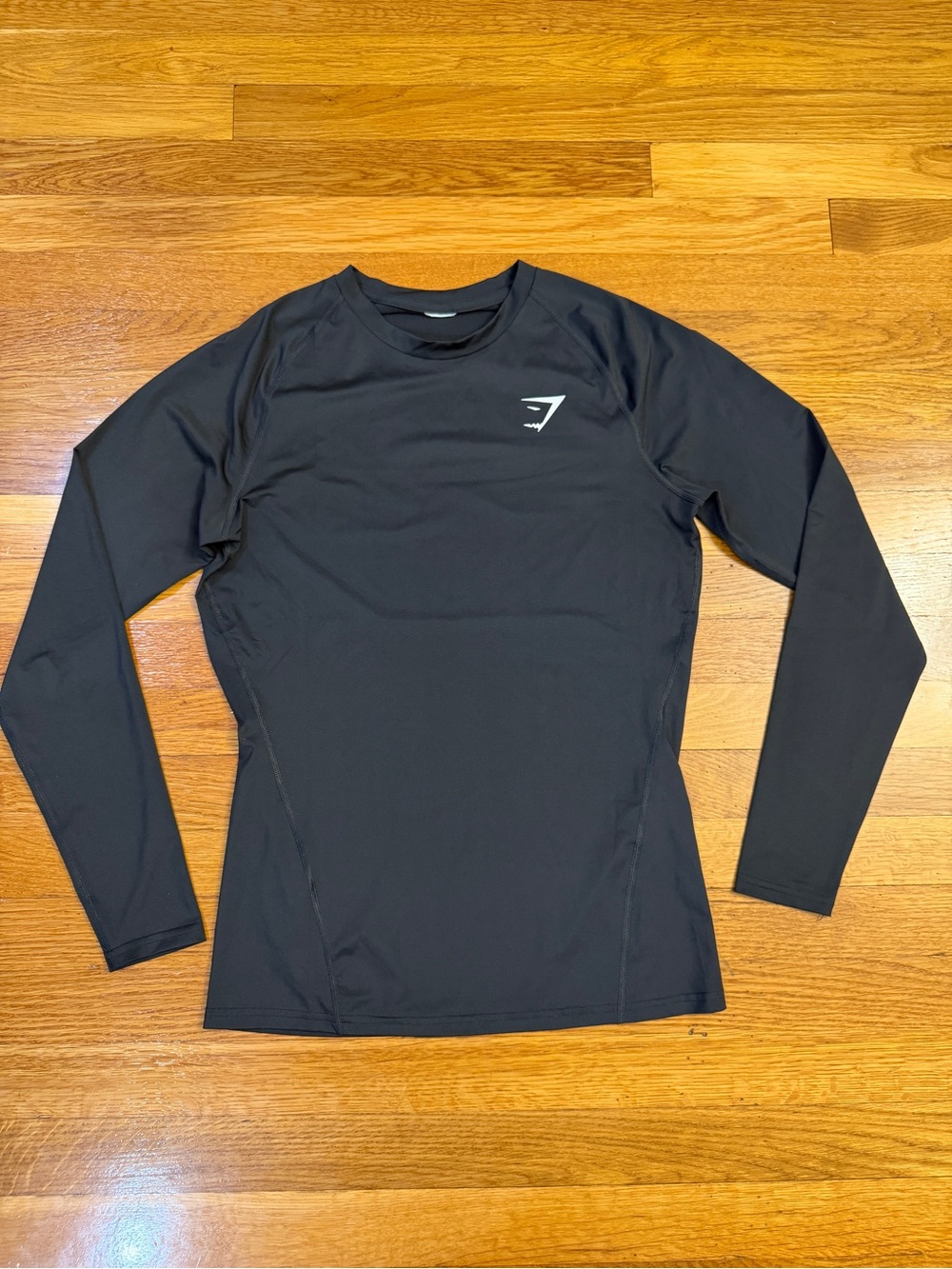 Gymshark Element Baselayer Long Sleeve T-Shirt in Black - Size Est S/M (18" P2P)